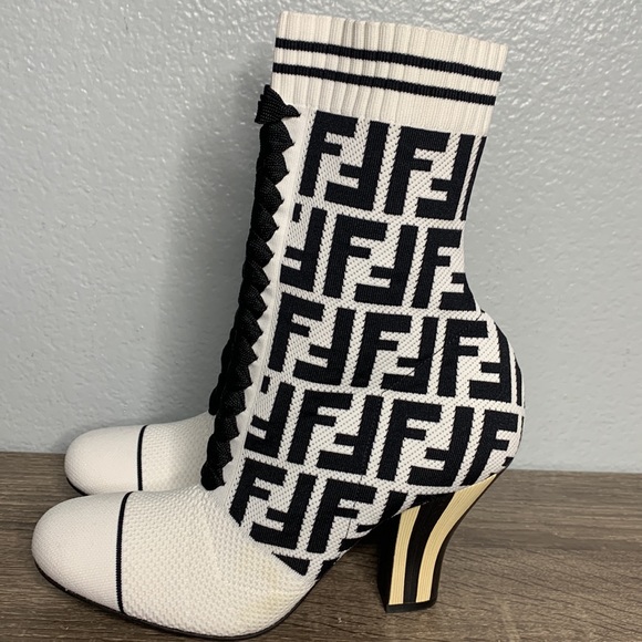 Fendi boots - Picture 2 of 7
